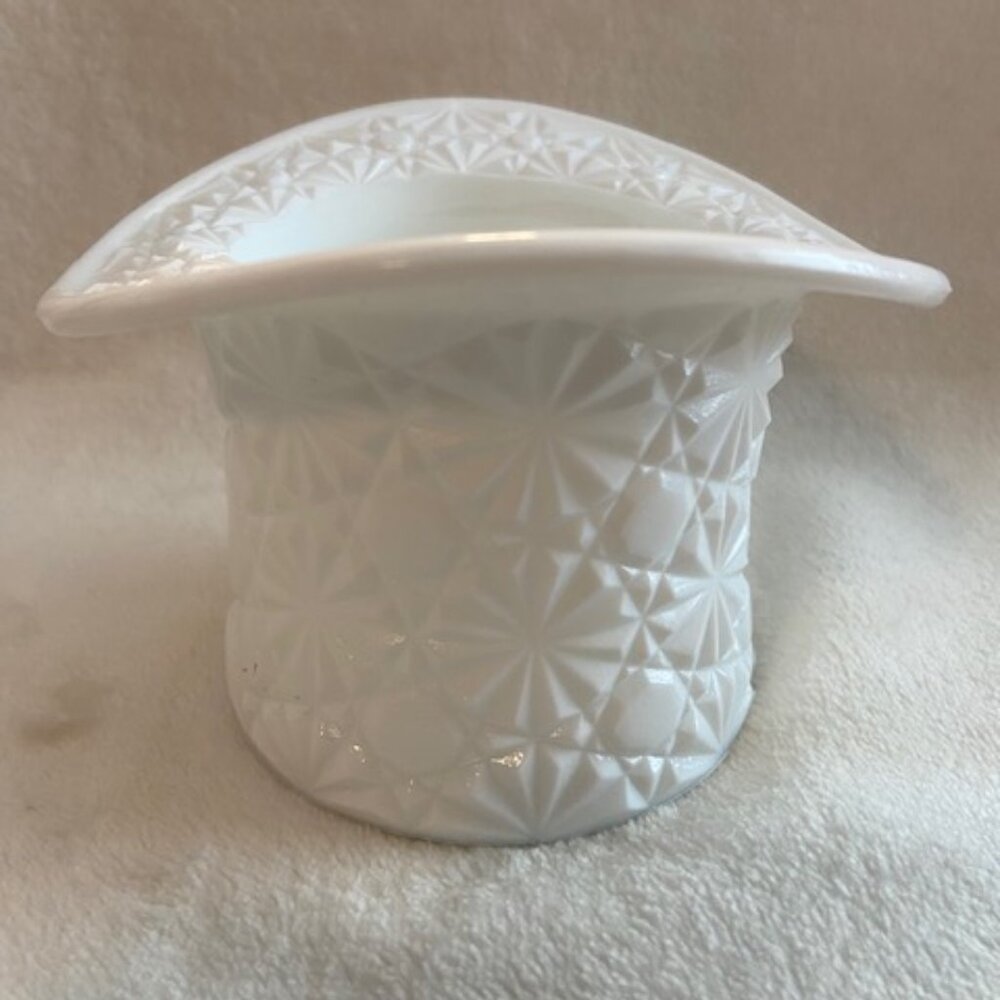 Vtg~Fenton White Milk Glass Top Hat~Daisy & Button Pattern~Small Vase~Candy Dish